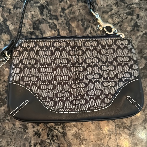 Coach Black and Gray Signature wrestler EUC - Picture 6 of 11